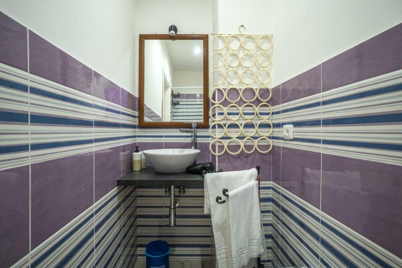 Lanzies Guesthouse ローマ エクステリア 写真